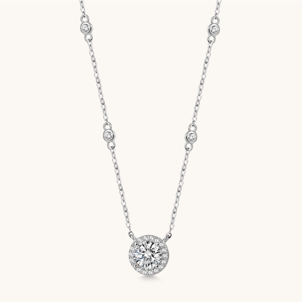 NWT 1CT Round Moissanite Halo Pendant Necklace